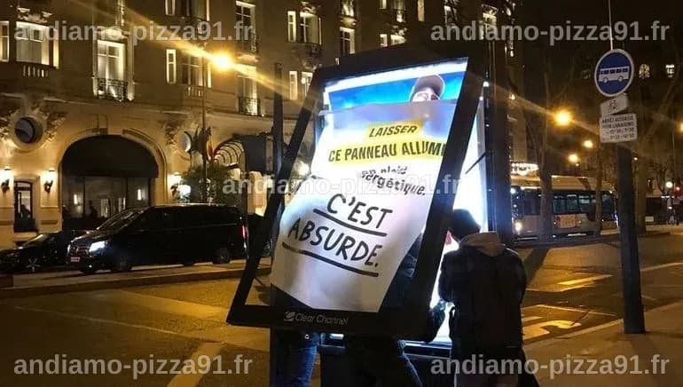 "Les gens savent que c'est absurde" : à Paris, ces écolos qui traquent ...